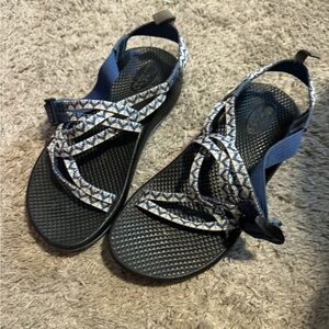 Big Kids Chacos Size 5